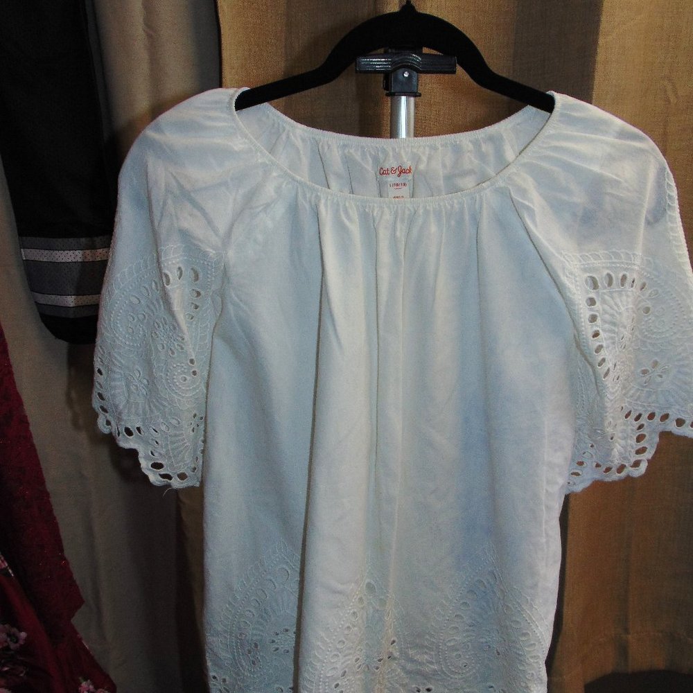 Cat & Jack Top White Large(10/12)   ((B3))